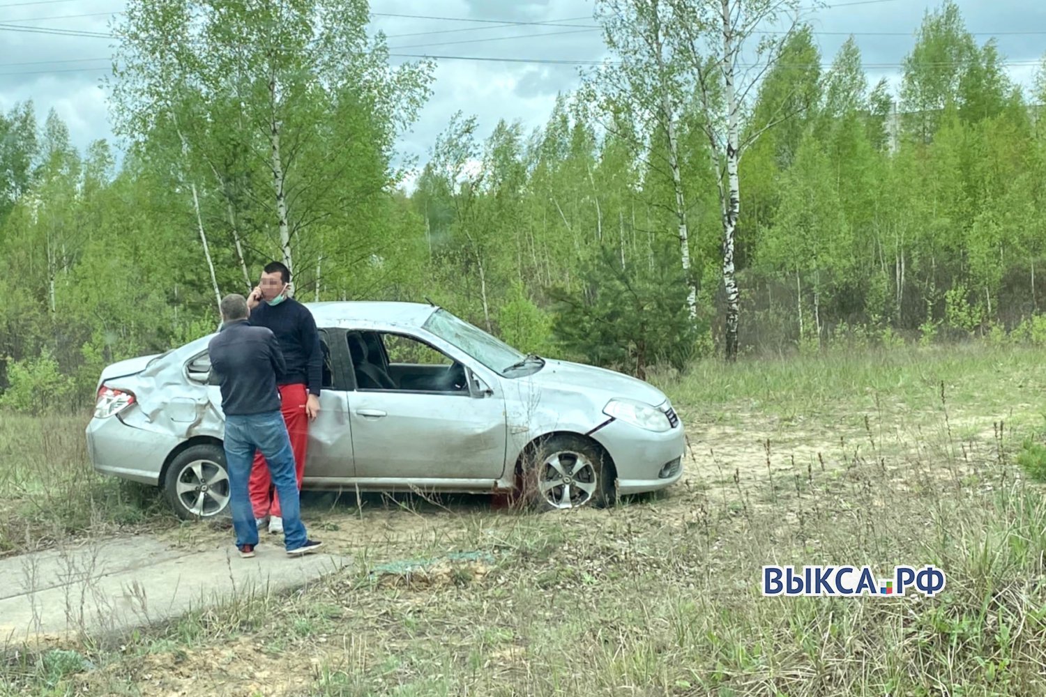 Иномарка улетела в кювет в Змейке